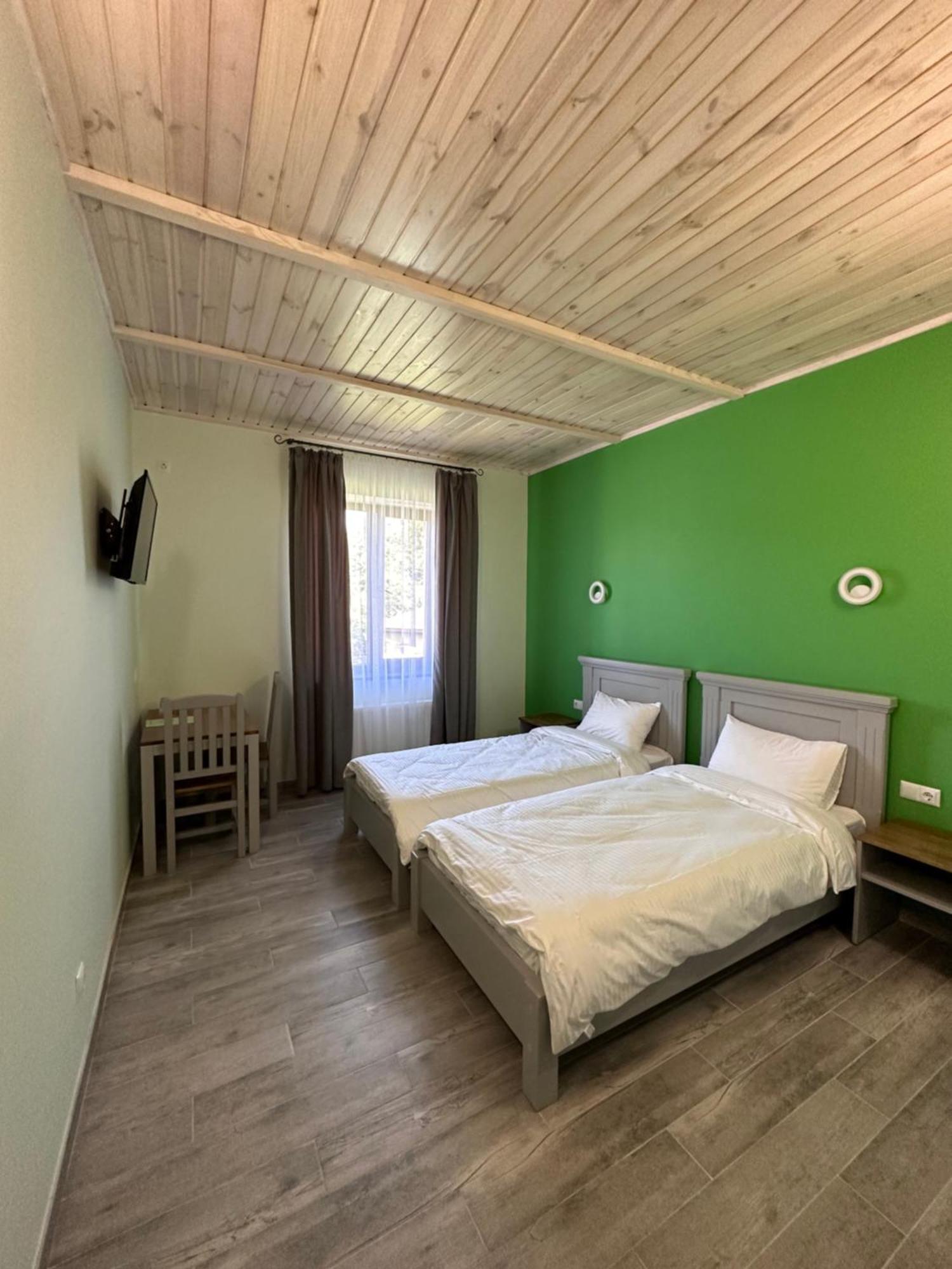 Hotel Maestro Ostroh Esterno foto