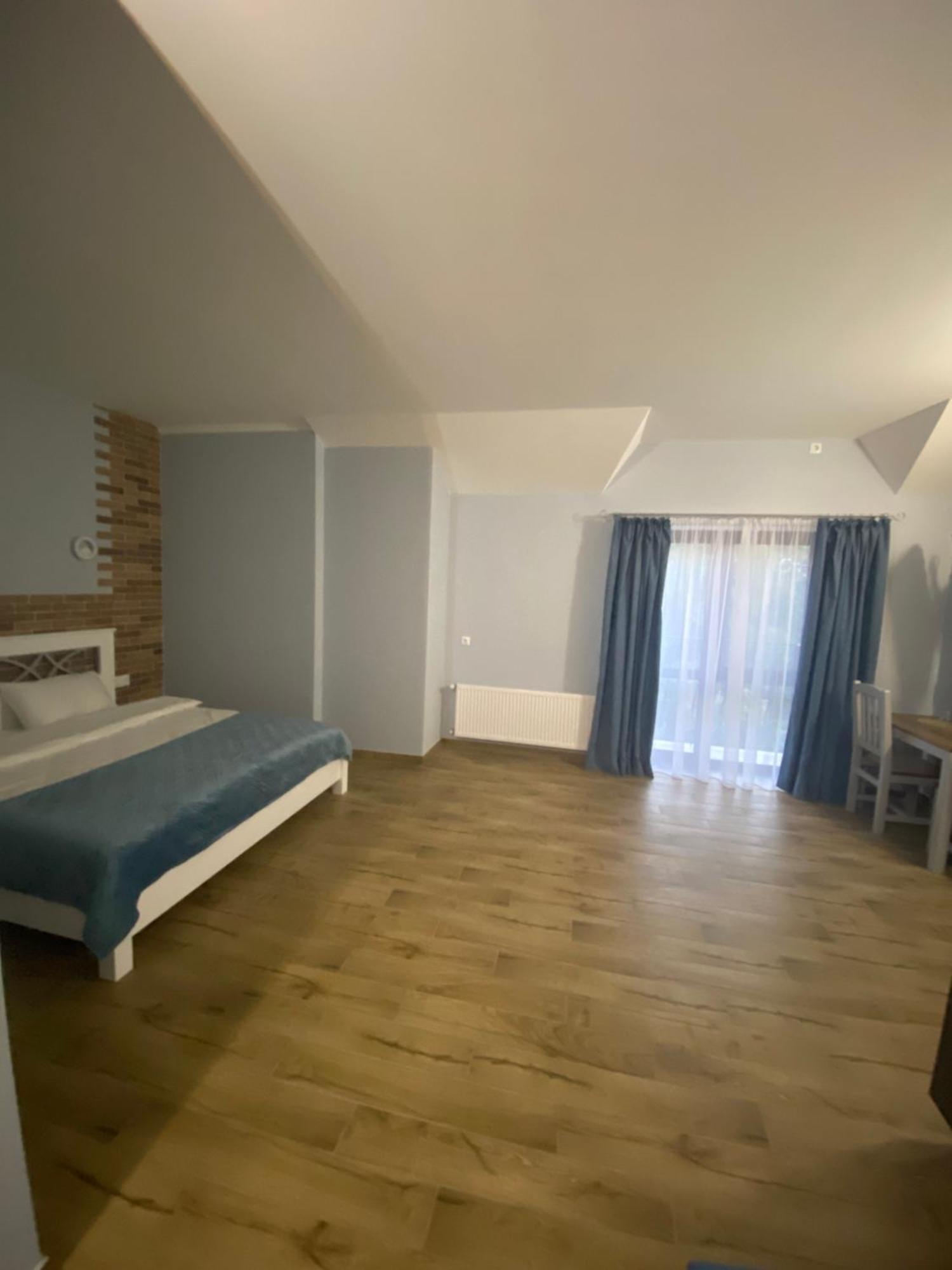 Hotel Maestro Ostroh Esterno foto