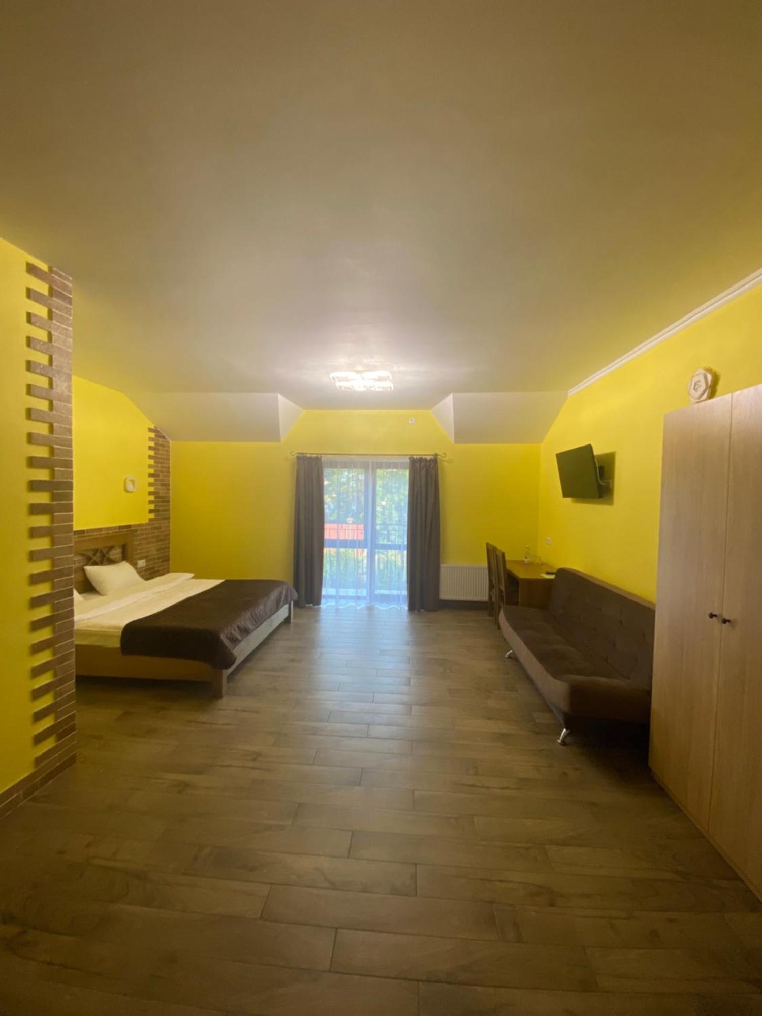 Hotel Maestro Ostroh Esterno foto