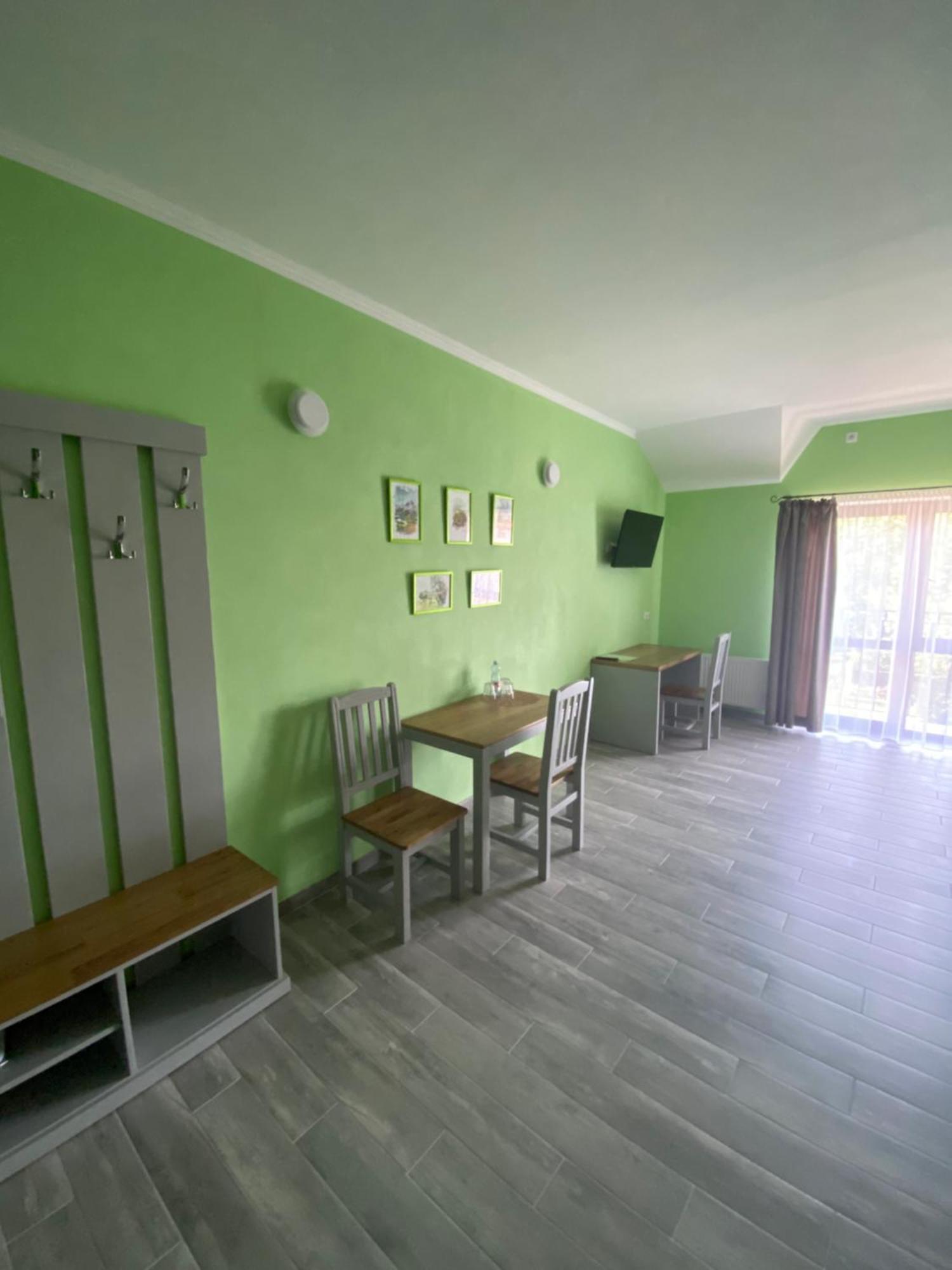 Hotel Maestro Ostroh Esterno foto