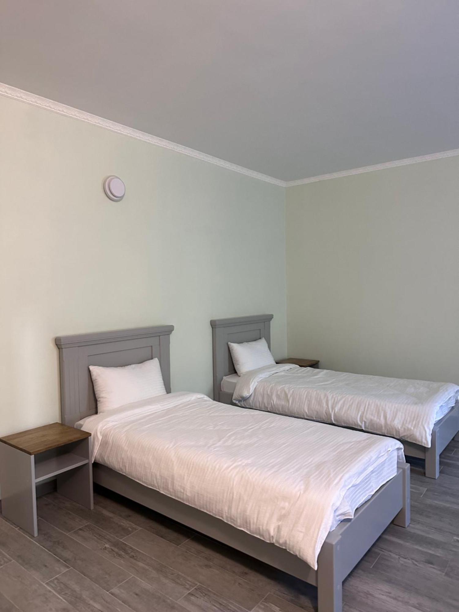 Hotel Maestro Ostroh Esterno foto