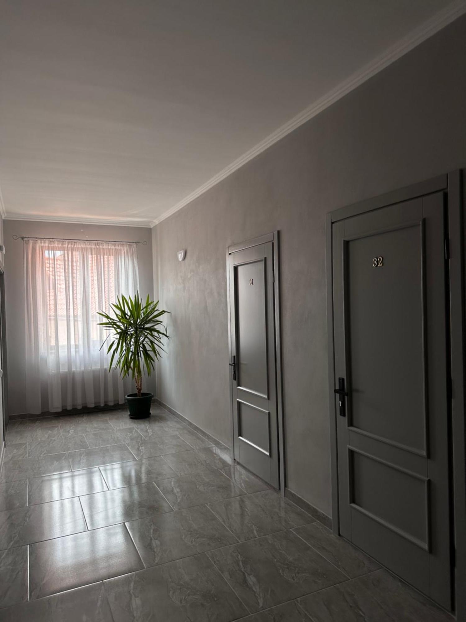 Hotel Maestro Ostroh Esterno foto