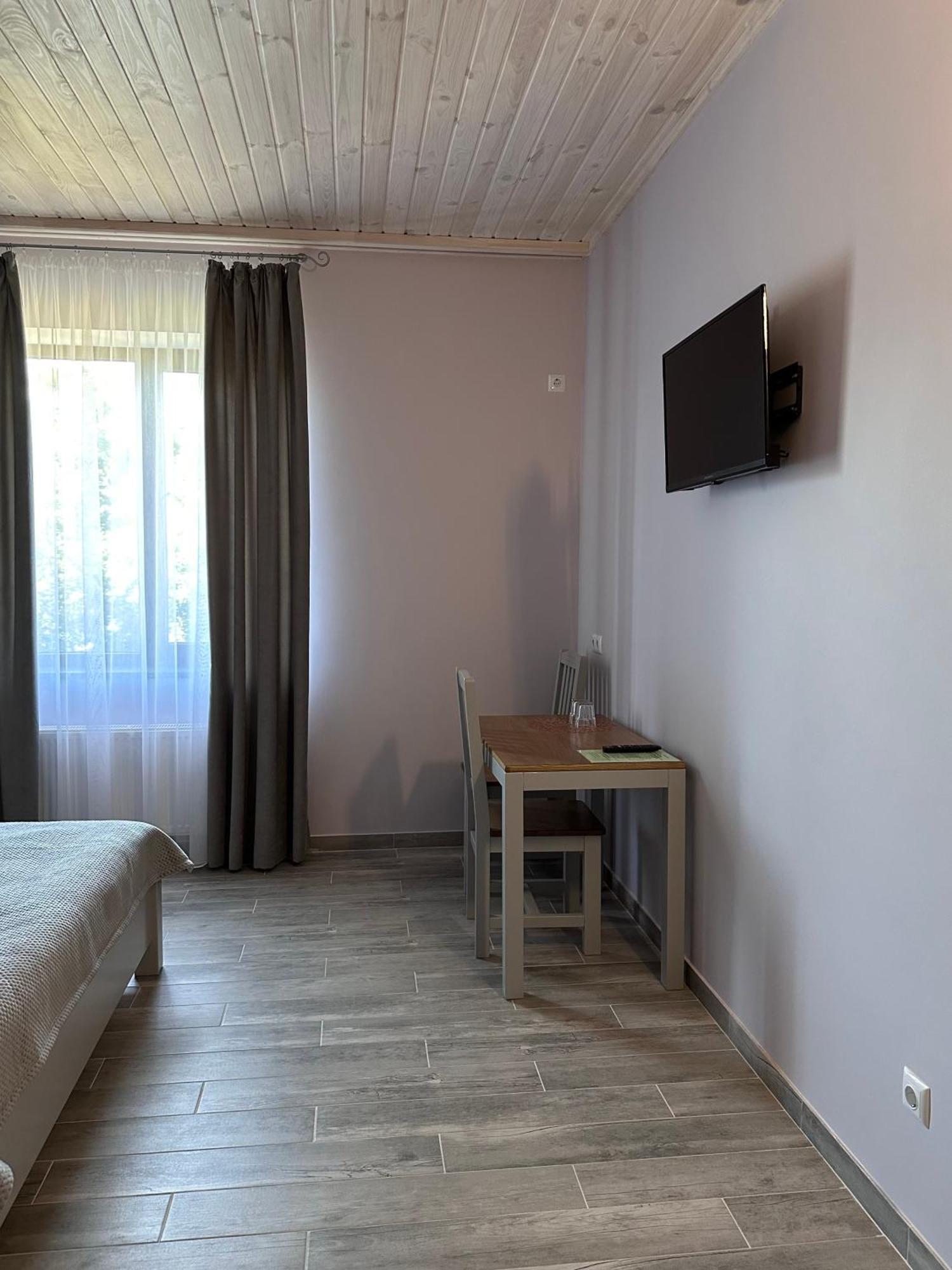 Hotel Maestro Ostroh Esterno foto