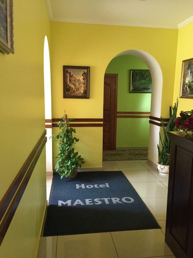 Hotel Maestro Ostroh Esterno foto