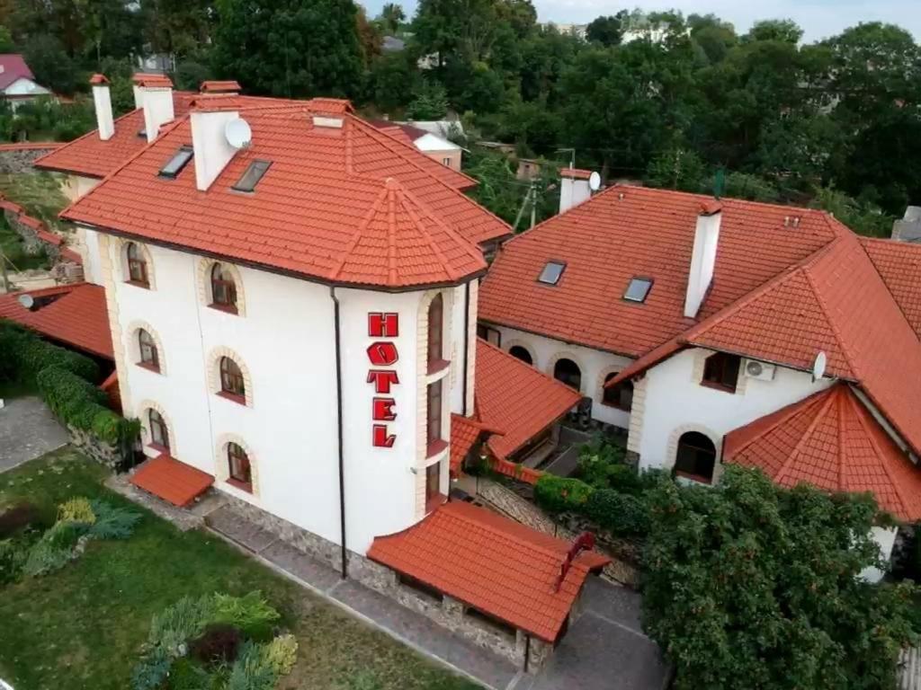 Hotel Maestro Ostroh Esterno foto