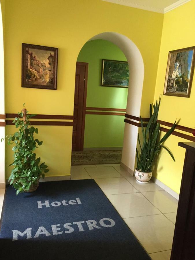 Hotel Maestro Ostroh Esterno foto